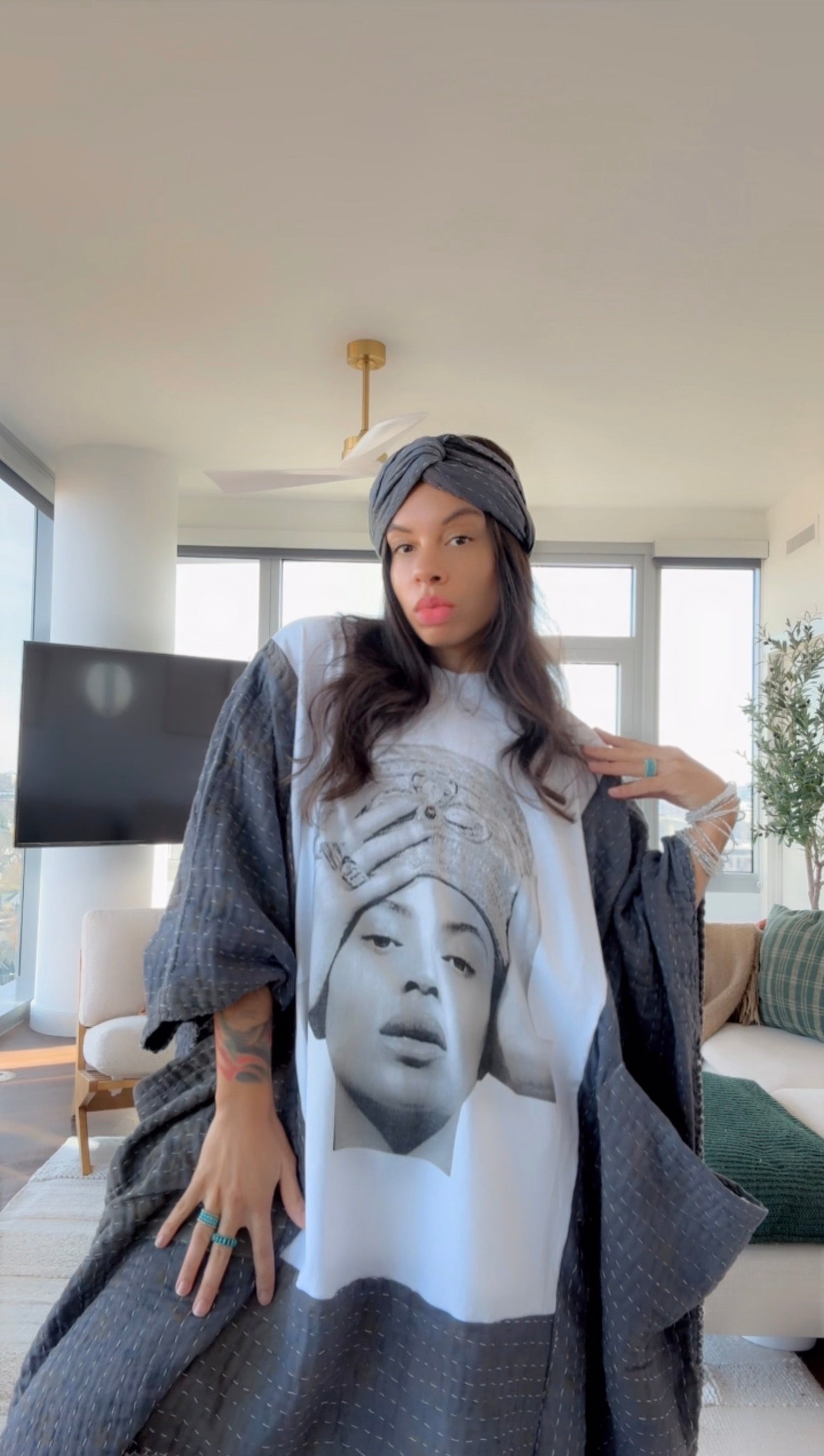 **Beyoncé Original Kantha Band Tee Muu